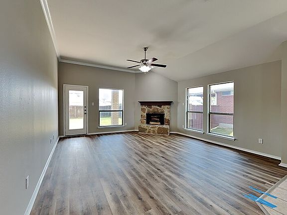 2nd image of 113 Bowie St