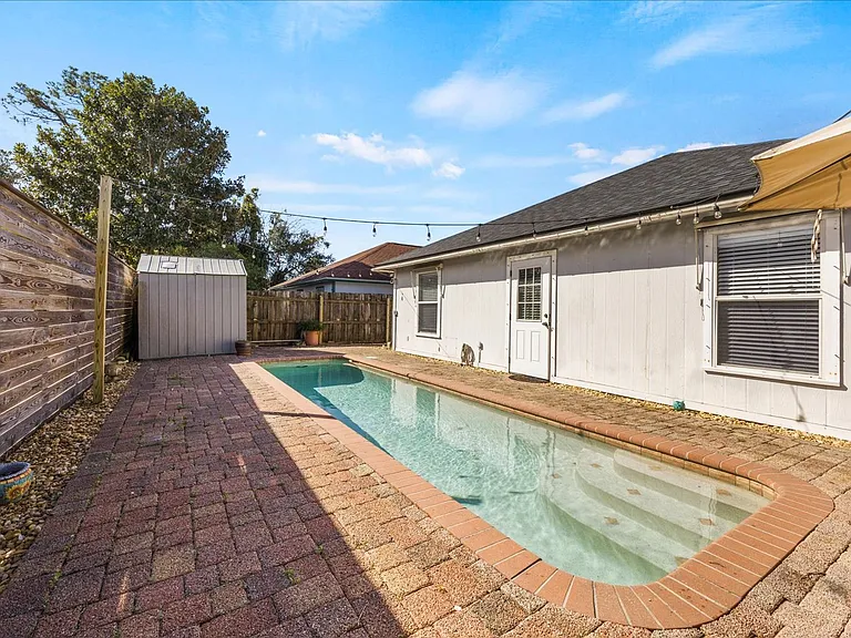 1073 Stocks St — Photo 33