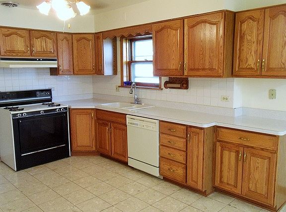 2nd image of 7709 N Oketo Ave