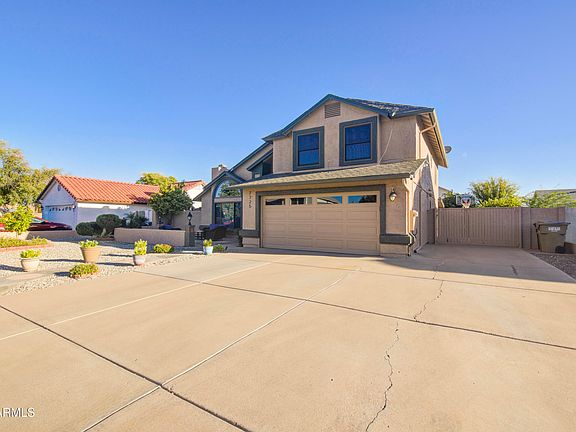 3rd image of 7725 W DREYFUS Drive