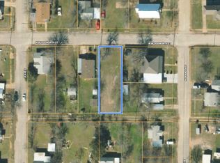 105 W Bloodworth St, Olney, TX 76374