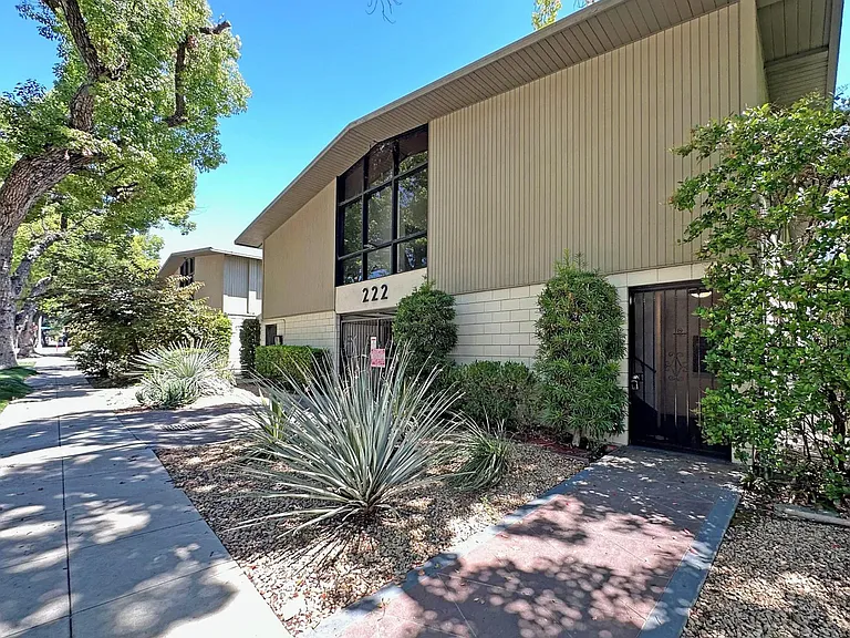 222 S Oak Knoll Ave #5 — Photo 1