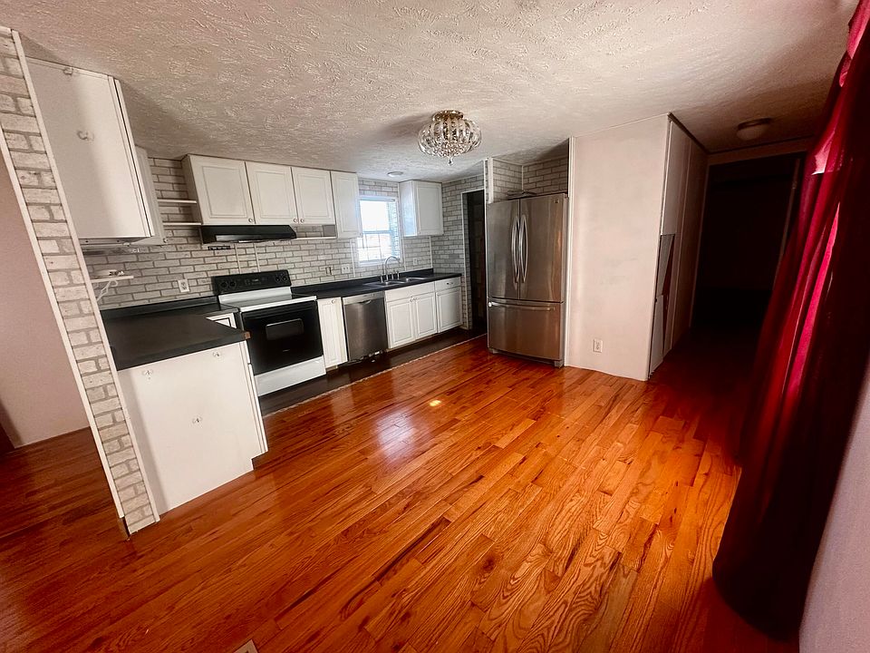 7th image of 1623 10th Ave SW