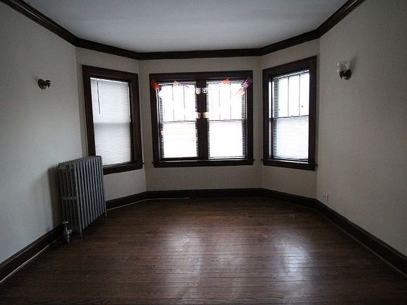 3rd image of 3436 N Keeler Ave APT 1B
