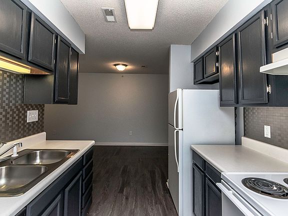 3rd image of 115 Timmerman St #219