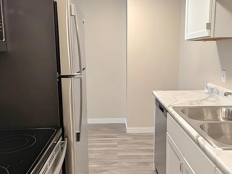 Keller Flats — Photo 41