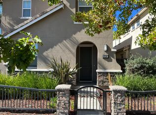 520 Aspen Pl, East Palo Alto, CA 94303