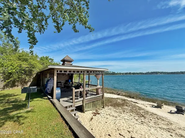 100 Silver Lake S, Marianna, FL 32448