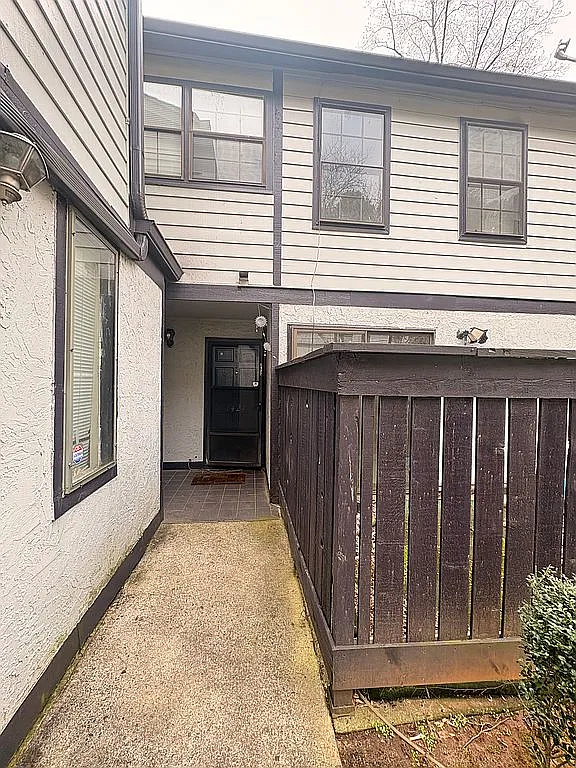 1427 Stone Mill Trce photo 1