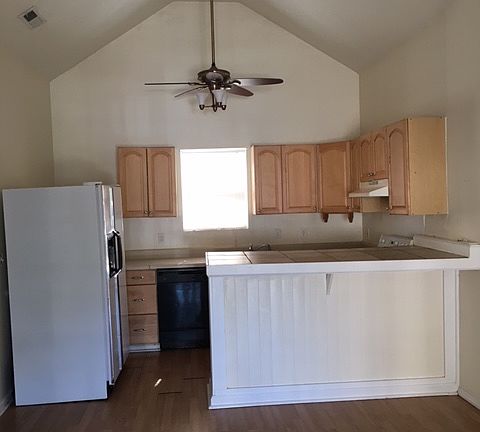 2nd image of 6 Catalina Dr Unit 2