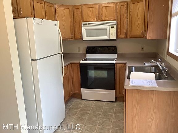 2nd image of 4 Burns Park Dr #17801504