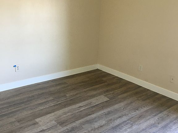 3rd image of 2035 S Elm St Unit 222