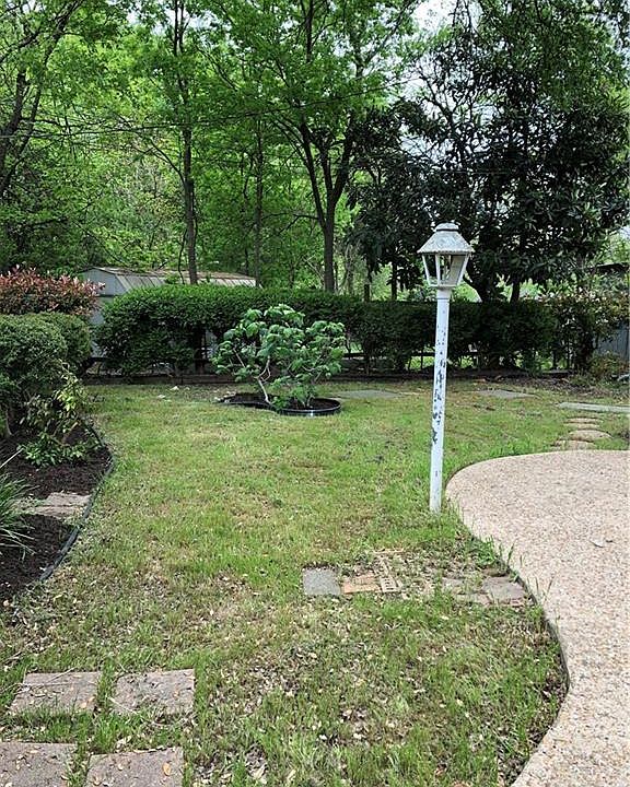 1st image of 1907 Forest Hill Dr