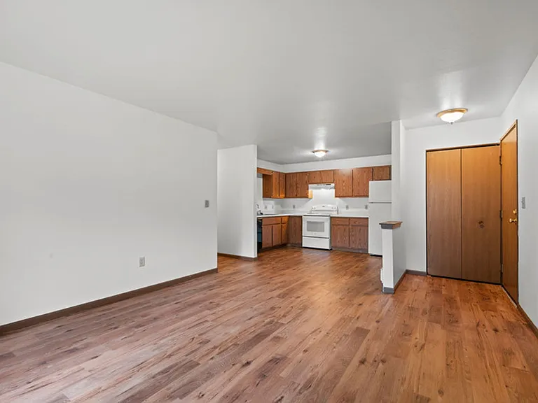Weston Pines Apartments — Photo 6