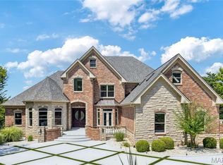 1515 Topping Rd, Saint Louis, MO 63131