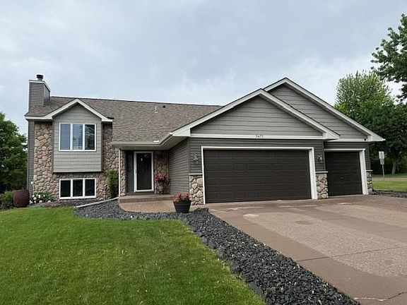 2nd image of 5471 Oakgreen Pl N
