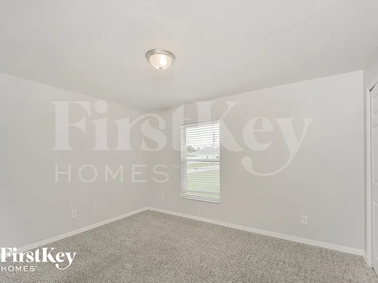 1229 SW 18th Ave — Photo 12