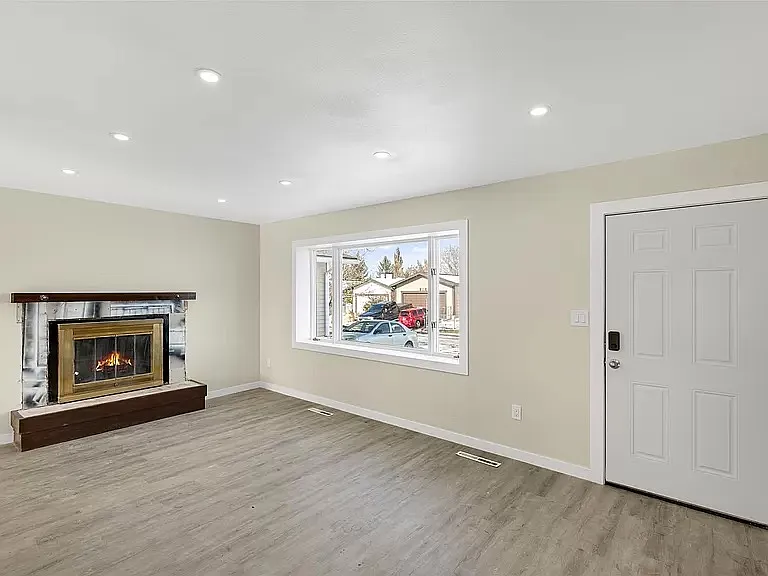 5120 Woodbird Ct — Photo 2