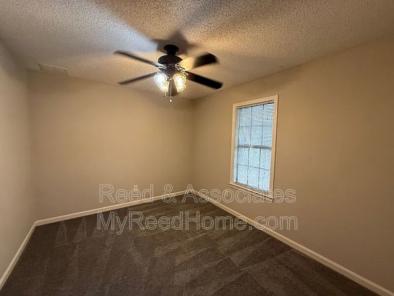 3040 Delvan Cv — Photo 11