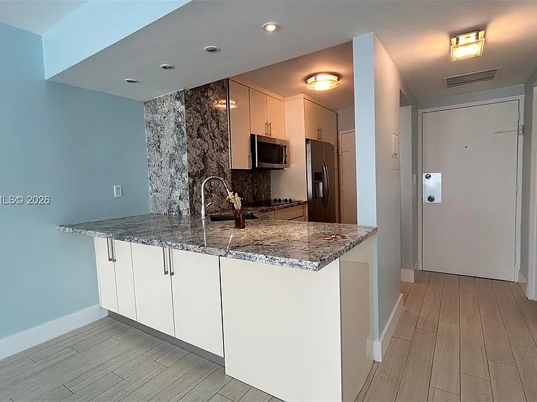 2899 Collins Ave #724 — Photo 6