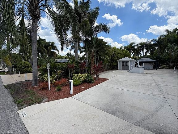 2nd image of 10062 Ramblewood CT