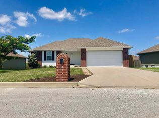 115 Ashton Ave, Clever, MO 65631