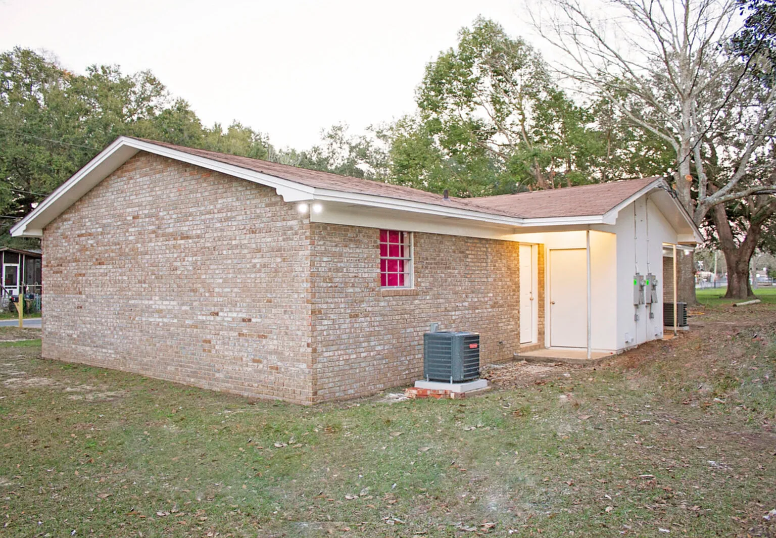 2 bed, 1.0 bath, 800 sqft, $1,175 — Photo 2