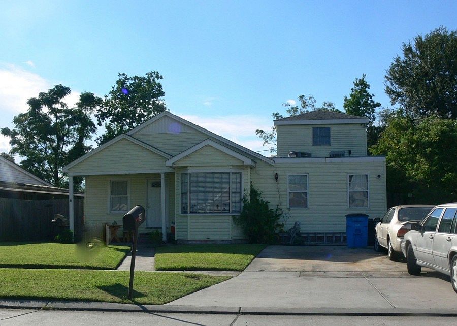 1st image of 20 W Chalmette Cir