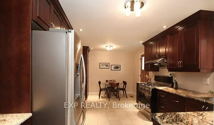 1326 Fontenay Cres — Photo 11