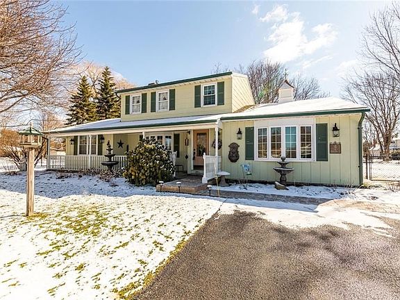 2nd image of 7 Sleepy Hollow Ln