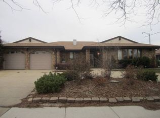 2120 Chilmark Ln, Schaumburg, IL 60193