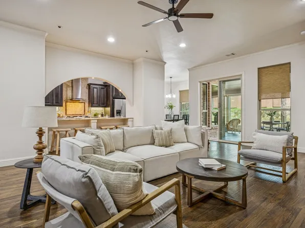 5717 Naples Dr, Flower Mound, TX 75028