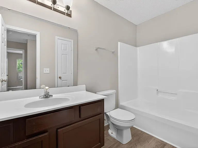 Sharon Oaks Apartments — Photo 19
