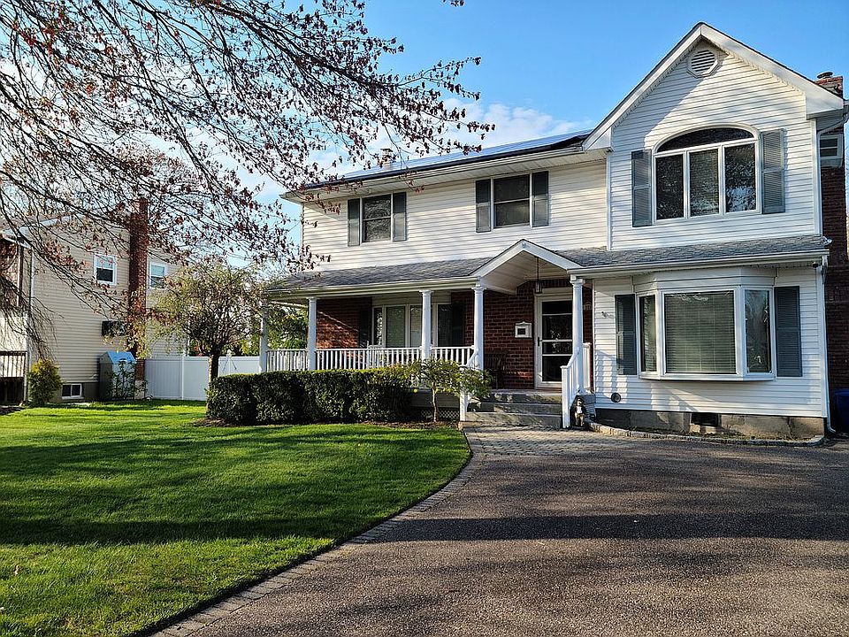 1st image of 233 Marilynn St