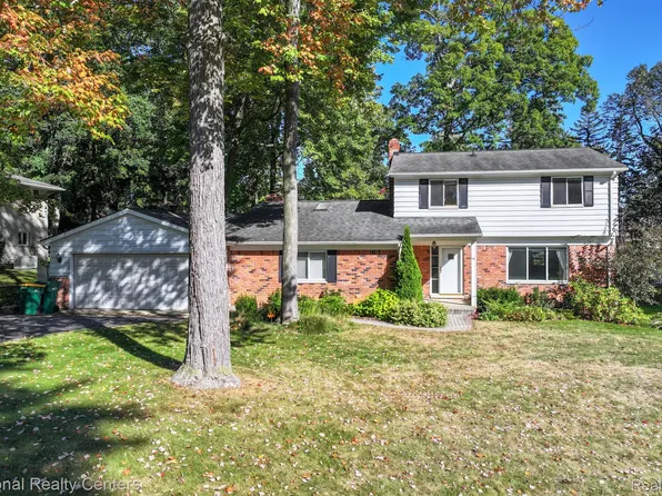 5662 Warbler Dr, Clarkston, MI 48346