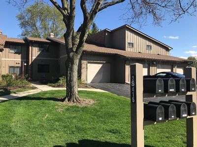 2S415 Emerald Green Dr #38-G, Warrenville, IL, 60555