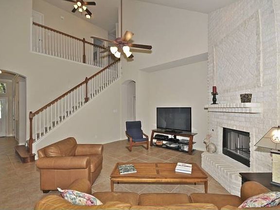 Open Flooplan with Wood S