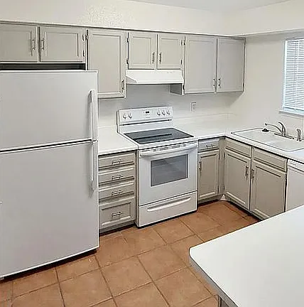 1345 Branson Ave APT 1A — exterior photo