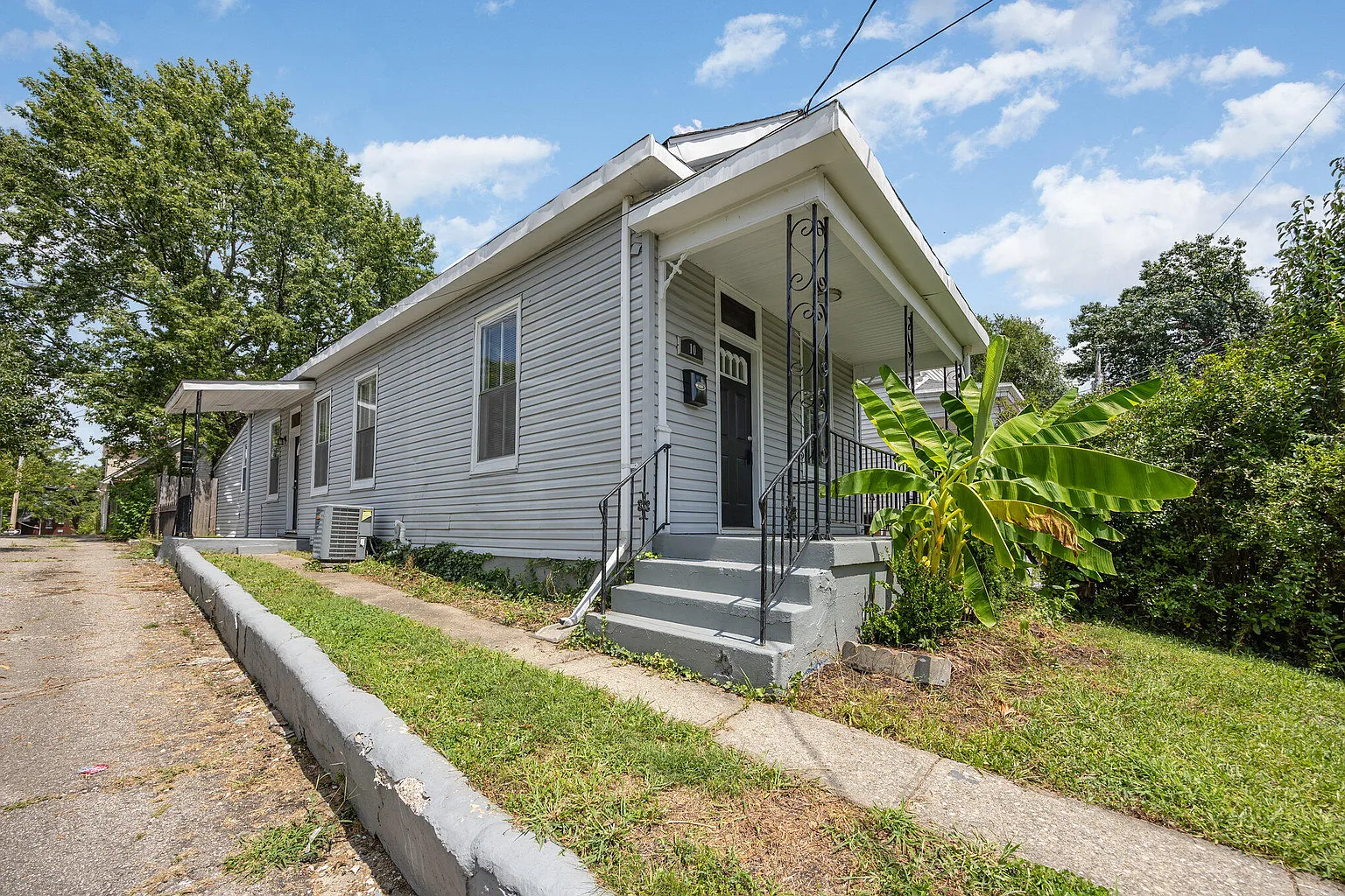 10 Catalpa St photo 1
