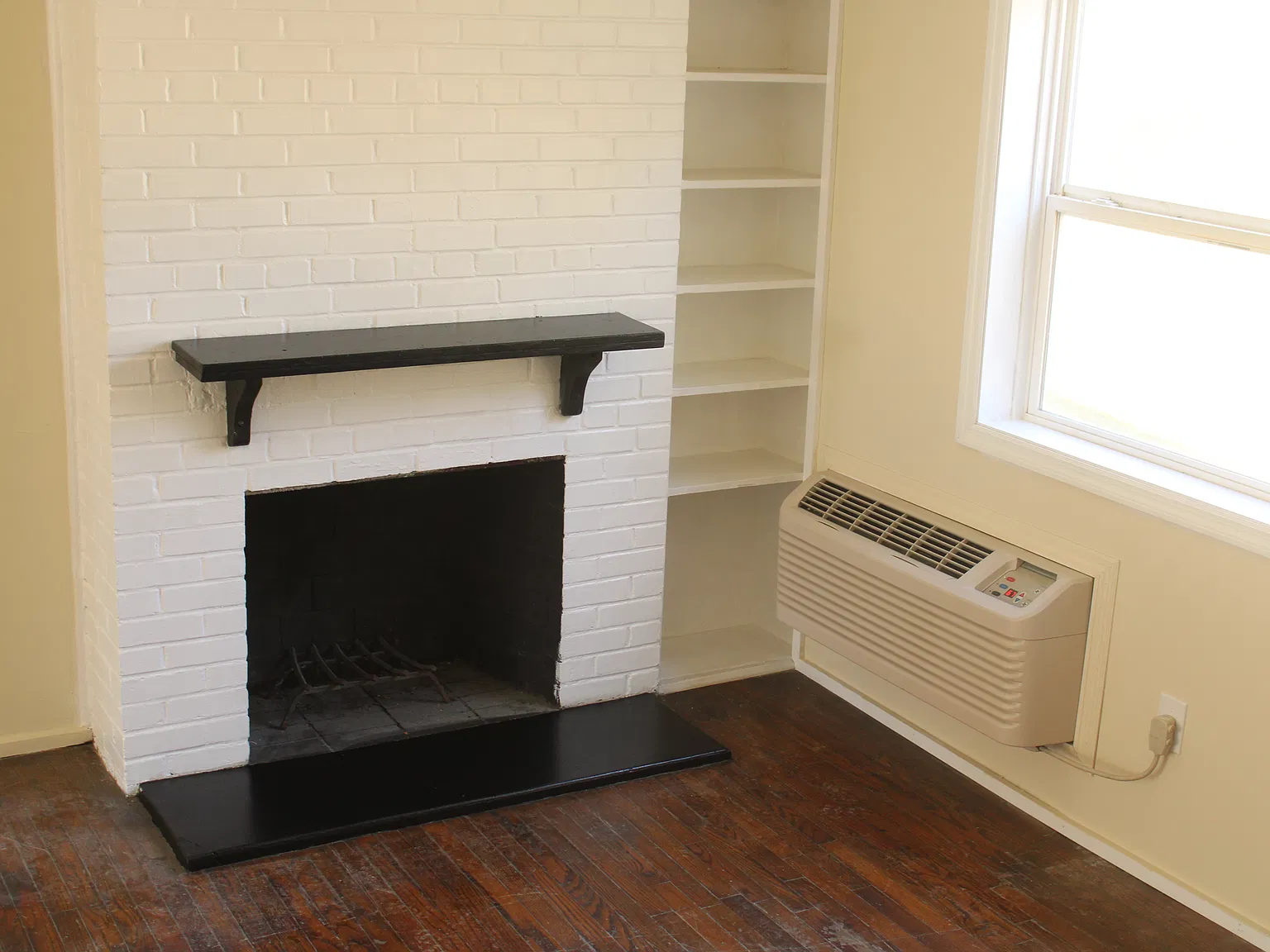 2 bed, 850 sqft, $1,225 — Photo 2