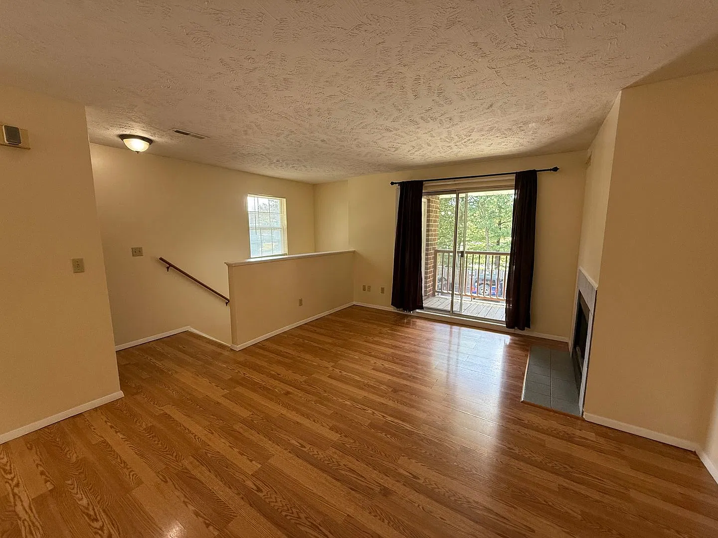 2 Bedroom, 2 Bath Broadview Heights — Photo 2