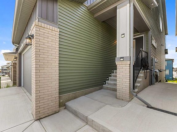 3rd image of 47 Carringvue Dr NW