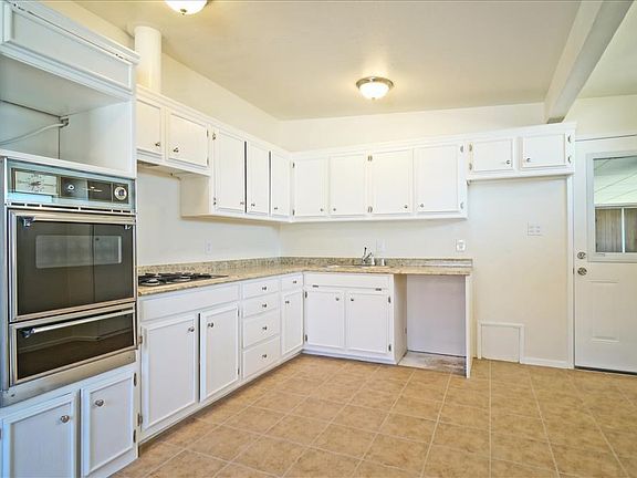 -Kitchen1