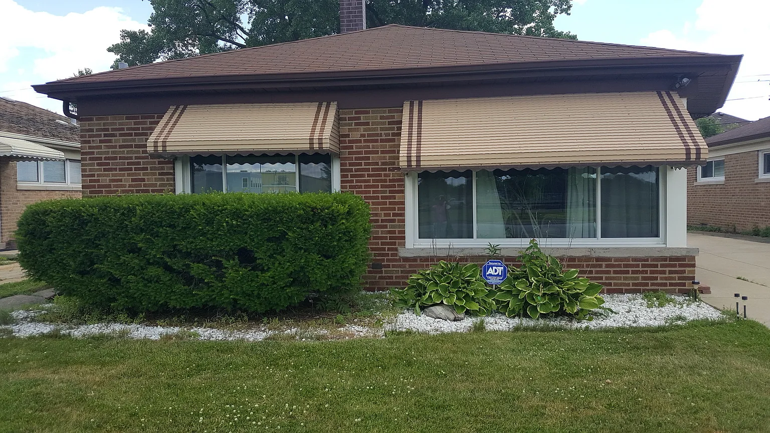 15135 Cottage Grove Ave photo 1