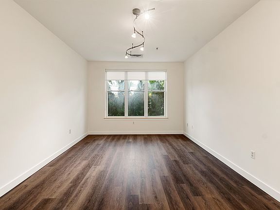 4th image of 370 Farrell Street #114