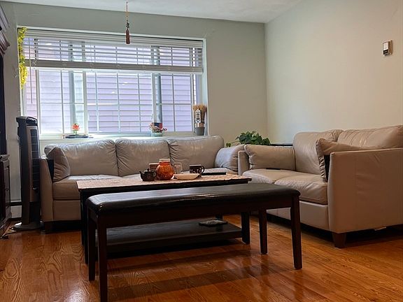 5th image of 15 Staples Ave APT 27