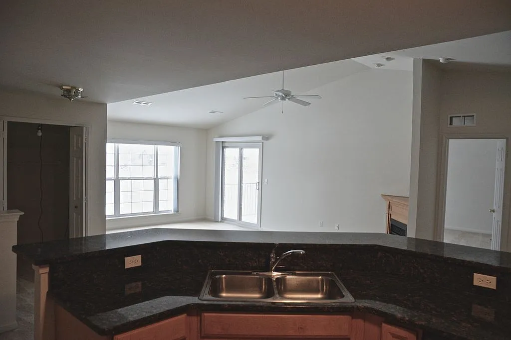 16013 Morningside — Photo 4