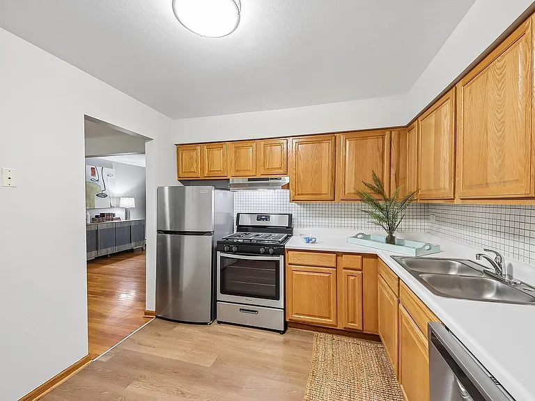 28-web-or-mls-9030 Kennedy Dr Unit 1D-S1906-009