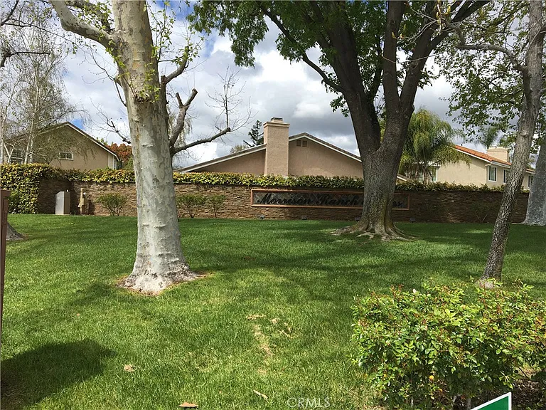 6071 Rustling Oaks Dr — Photo 28