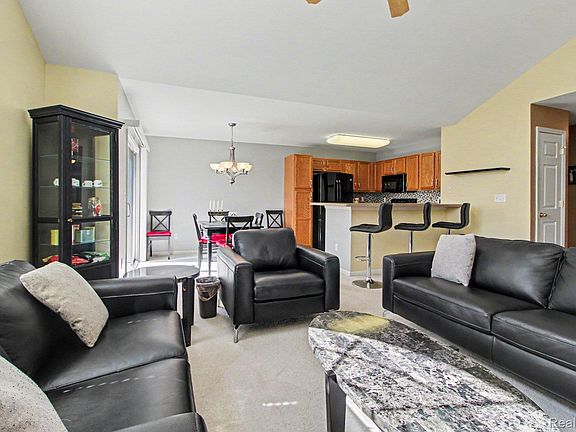 2nd image of 24211 Chesapeake Cir